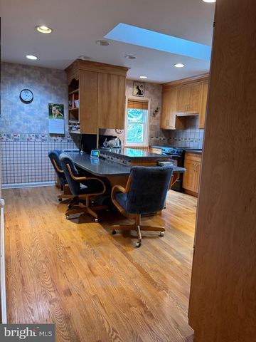 201 WESTVIEW DRIVE, Mechanicsburg, PA 17055