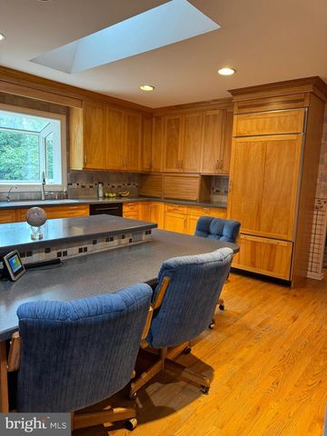 201 WESTVIEW DRIVE, Mechanicsburg, PA 17055