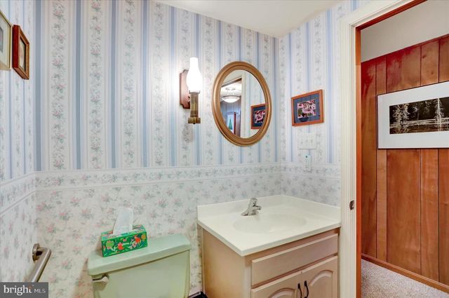 201 WESTVIEW DRIVE, Mechanicsburg, PA 17055