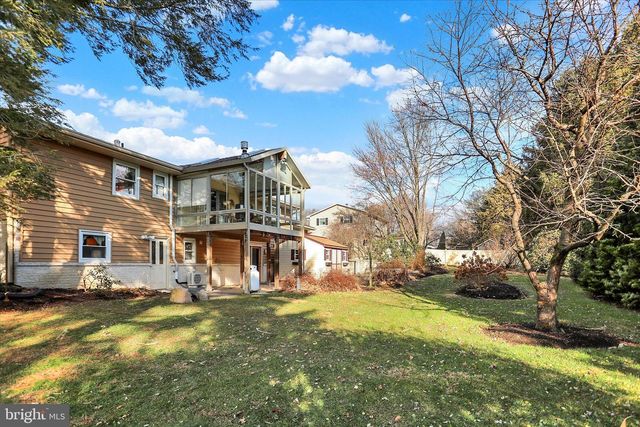 201 WESTVIEW DRIVE, Mechanicsburg, PA 17055