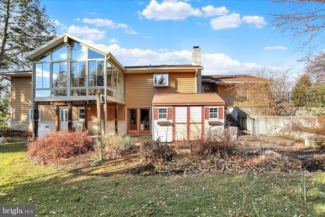 201 WESTVIEW DRIVE, Mechanicsburg, PA 17055