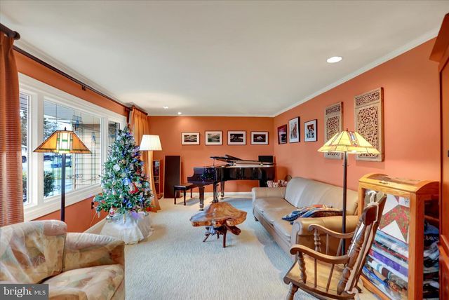 201 WESTVIEW DRIVE, Mechanicsburg, PA 17055