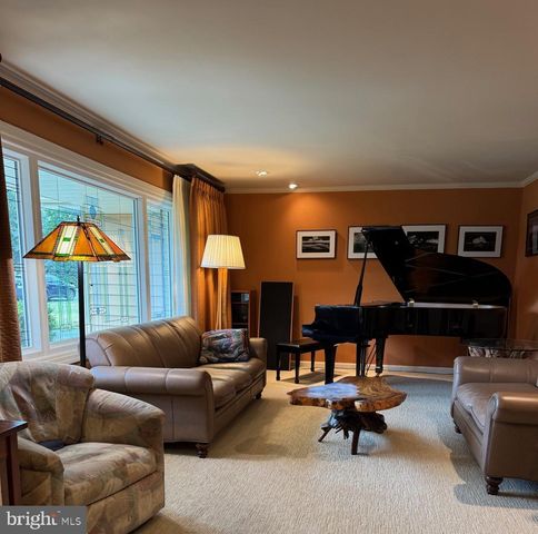 201 WESTVIEW DRIVE, Mechanicsburg, PA 17055