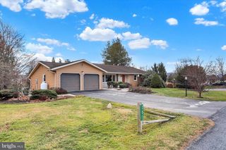 201 WESTVIEW DRIVE, Mechanicsburg, PA 17055