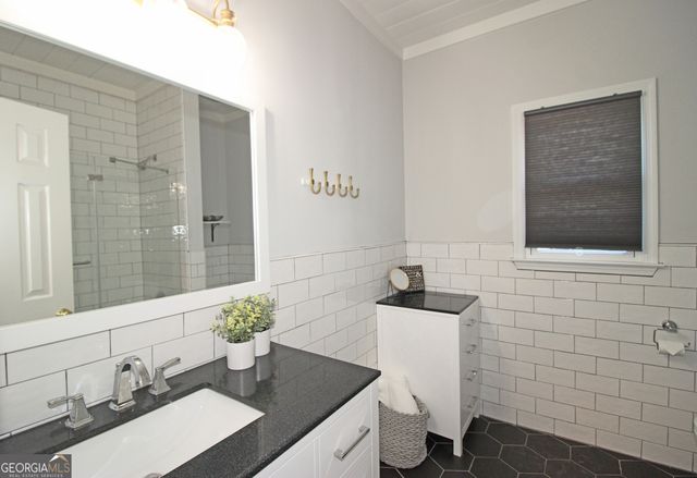 303 Leeward Walk Lane, Alpharetta, GA 30005