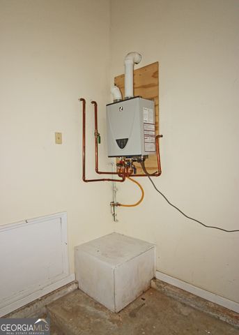 303 Leeward Walk Lane, Alpharetta, GA 30005