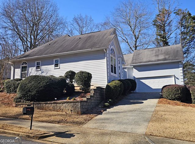 303 Leeward Walk Lane, Alpharetta, GA 30005