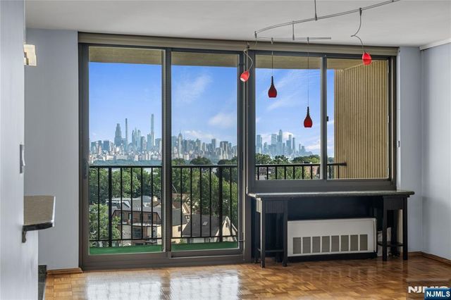 200 Winston Drive 718, Cliffside Park, NJ 07010