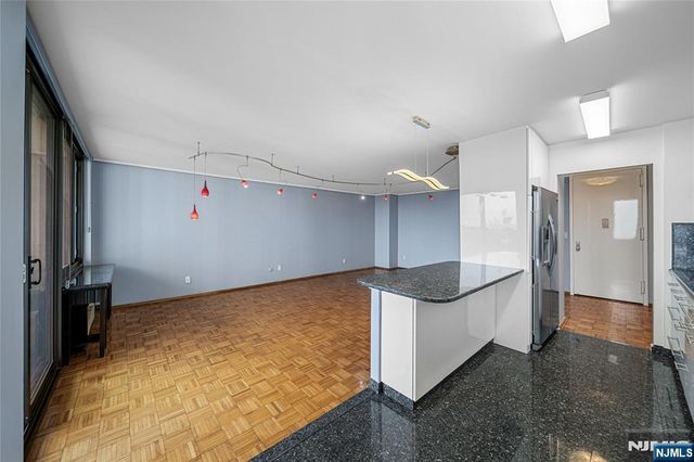 200 Winston Drive 718, Cliffside Park, NJ 07010
