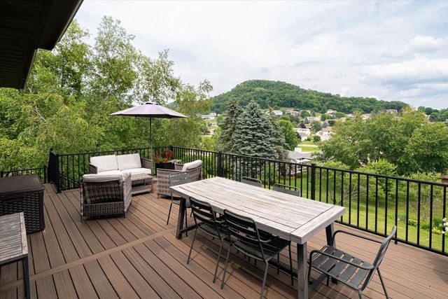734 4th STREET N, La Crescent, MN 55947