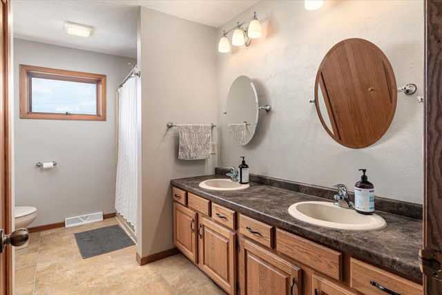 734 4th STREET N, La Crescent, MN 55947