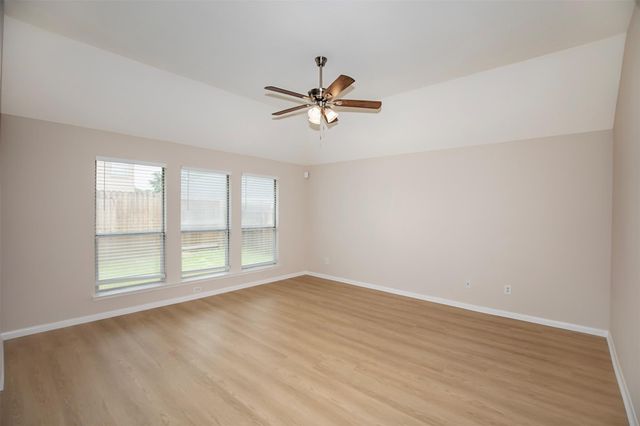 914 Cove Crest Trail, Fresno, TX 77545