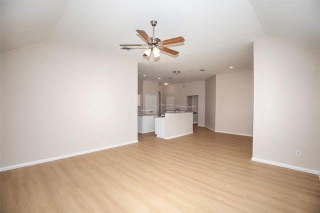 914 Cove Crest Trail, Fresno, TX 77545