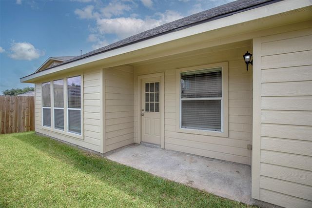 914 Cove Crest Trail, Fresno, TX 77545