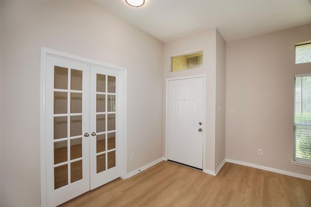 914 Cove Crest Trail, Fresno, TX 77545