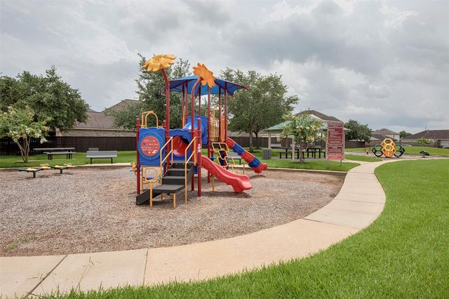 914 Cove Crest Trail, Fresno, TX 77545