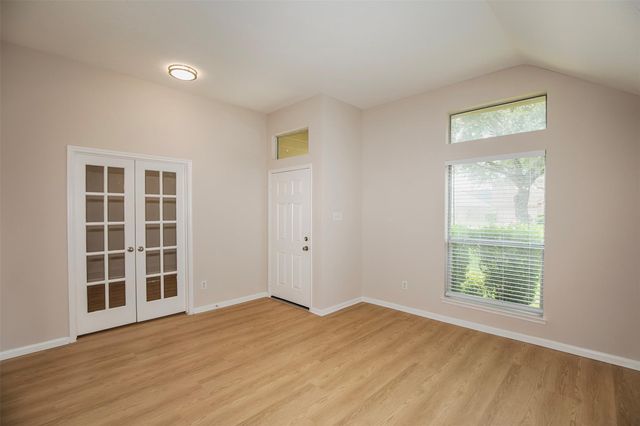 914 Cove Crest Trail, Fresno, TX 77545