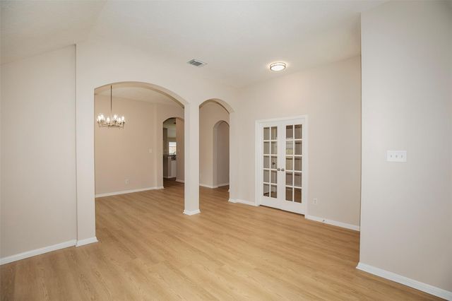 914 Cove Crest Trail, Fresno, TX 77545