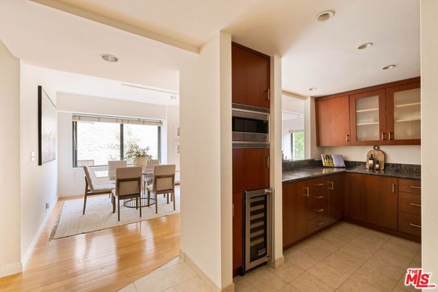 10520 Wilshire Boulevard 303, Los Angeles, CA 90024