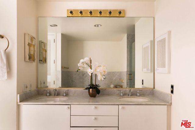 10520 Wilshire Boulevard 303, Los Angeles, CA 90024