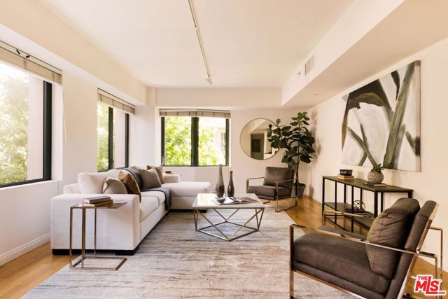 10520 Wilshire Boulevard 303, Los Angeles, CA 90024
