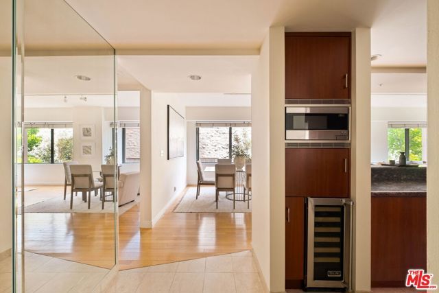 10520 Wilshire Boulevard 303, Los Angeles, CA 90024