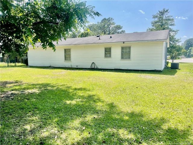 1719 Merry Oaks Drive, Fayetteville, NC 28304