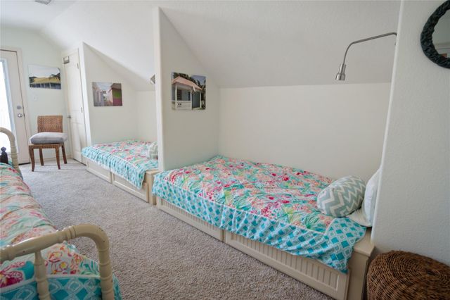 1044 Waco Road, Gilchrist, TX 77617