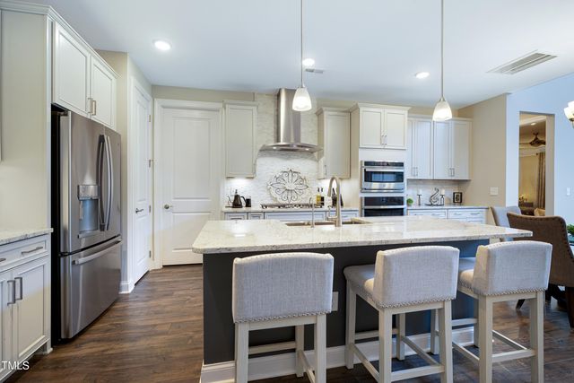 2520 Forge Village Way, Apex, NC 27523