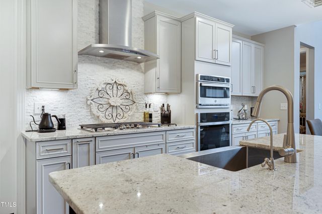 2520 Forge Village Way, Apex, NC 27523