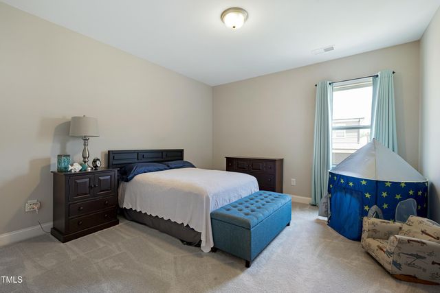 2520 Forge Village Way, Apex, NC 27523