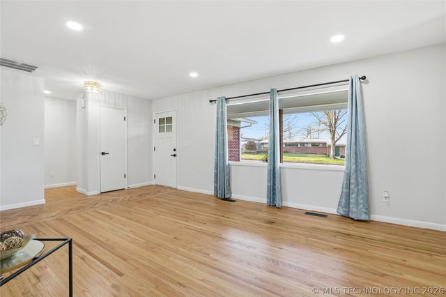 5217 20TH E Street, Tulsa, OK null