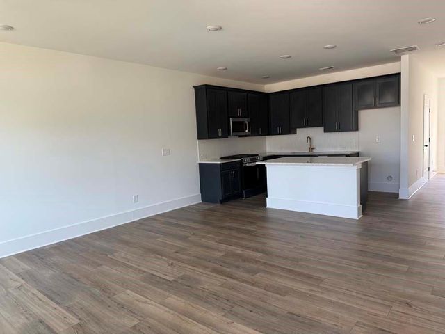 1561 Driggs NW Drive, Atlanta, GA 30318