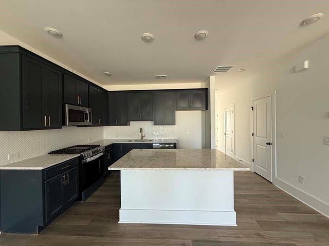 1561 Driggs NW Drive, Atlanta, GA 30318