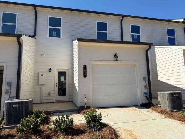 1561 Driggs NW Drive, Atlanta, GA 30318