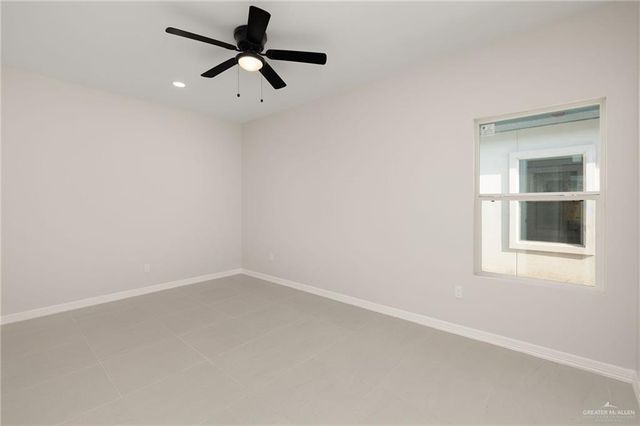 2505 S Hilltop Avenue, Edinburg, TX 78542