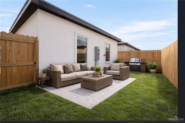 2505 S Hilltop Avenue, Edinburg, TX 78542