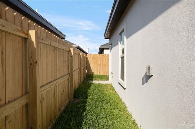 2505 S Hilltop Avenue, Edinburg, TX 78542