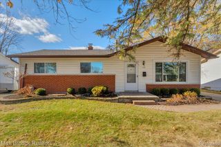 199 Lyons Drive, Troy, MI 48083