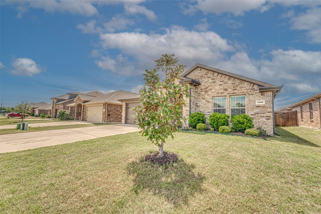 1805 Yale Street, Farmersville, TX 75442