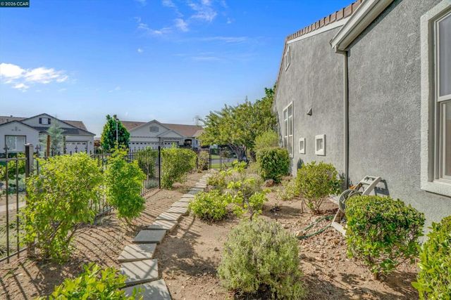 1524 Bismarck Ln, Brentwood, CA 94513