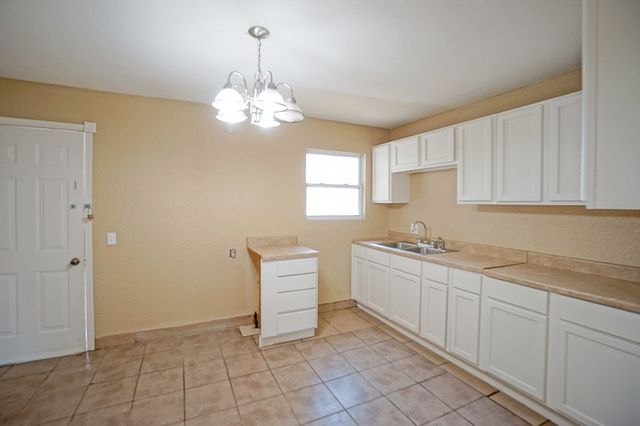 404 W Jax Ave, Midland, TX 79701