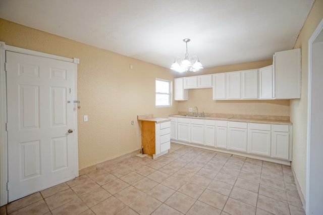 404 W Jax Ave, Midland, TX 79701