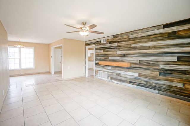 404 W Jax Ave, Midland, TX 79701