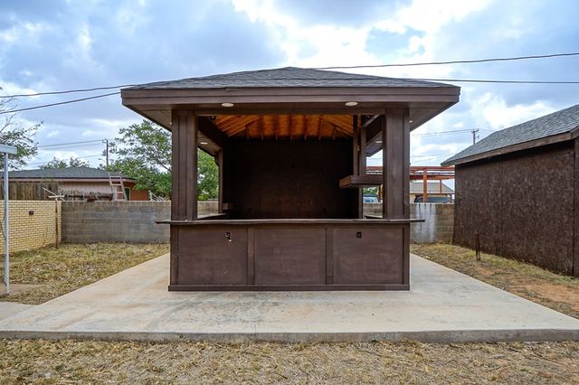 404 W Jax Ave, Midland, TX 79701