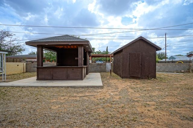 404 W Jax Ave, Midland, TX 79701