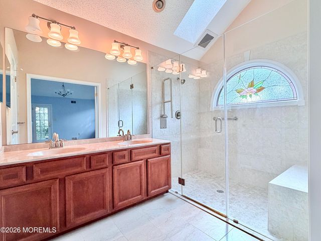 24 Abbey Lane, Marlboro, NJ 07746