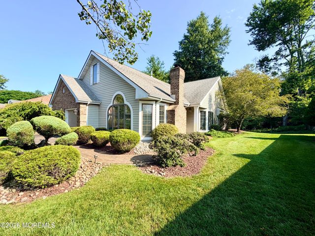 24 Abbey Lane, Marlboro, NJ 07746