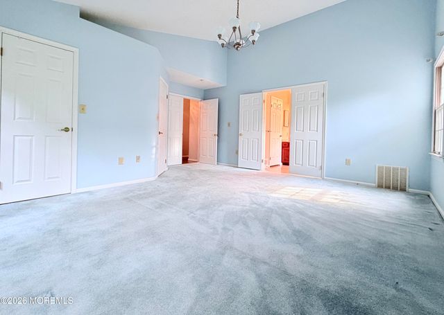 24 Abbey Lane, Marlboro, NJ 07746