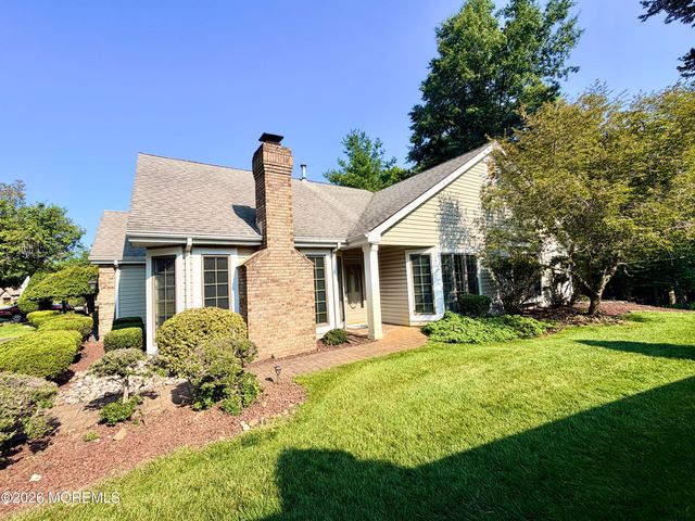 24 Abbey Lane, Marlboro, NJ 07746